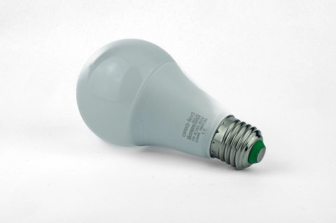 Żarówka LED bulb E27 z czujnikiem ruchu 9W 900lm 3000K ciepła Żarówka LED bulb E27 z czujnikiem ruchu 9W 900lm 3000K ciepła